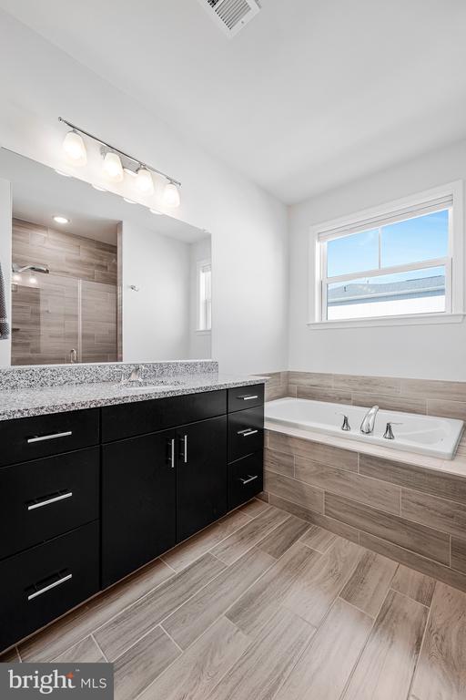 Building Photo - 24575 Rosebay Terrace