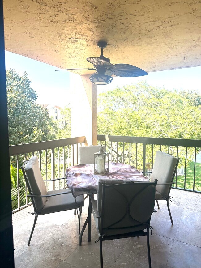 Patio - 2455 Lindell Blvd