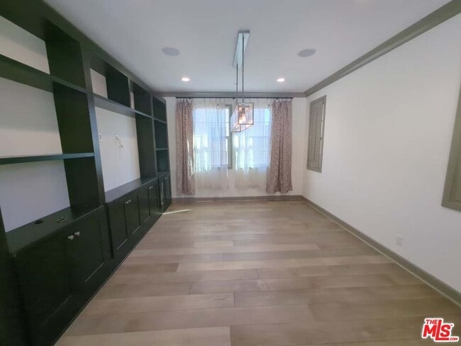 Building Photo - 16243 Cameo Ct