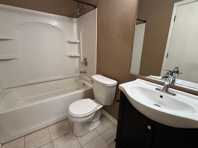 Building Photo - 1314 Sandhurst Ln