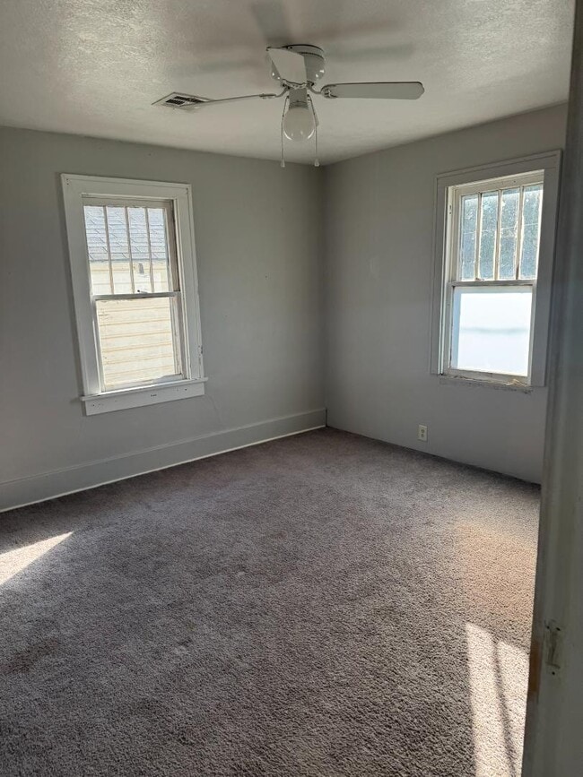 Building Photo - 416 S Adams St