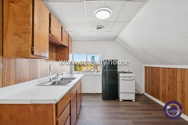 Building Photo - 322 Euclid Ave