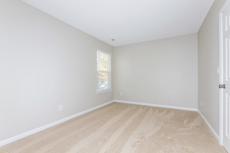 Building Photo - 4521 Hyperion Ct