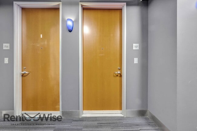 Building Photo - 77 Dow Pl