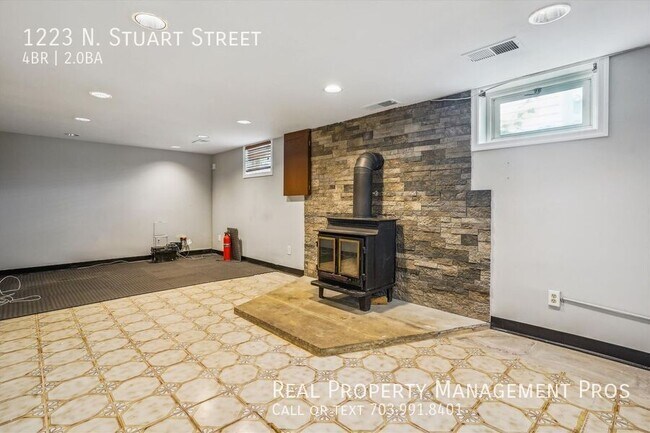 Building Photo - 1223 N Stuart St