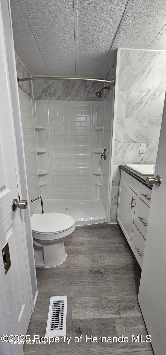 Building Photo - 15038 Brookridge Blvd