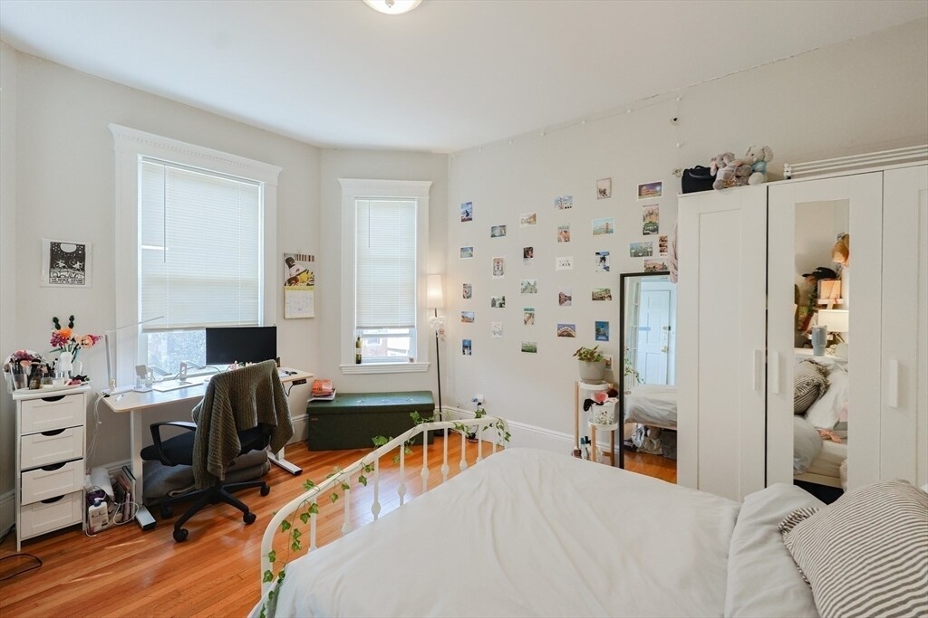 Building Photo - 39 Chester St