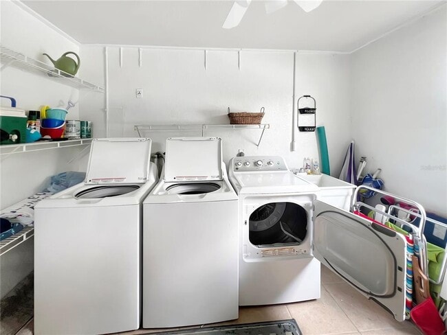 Building Photo - 11594 1st Ave