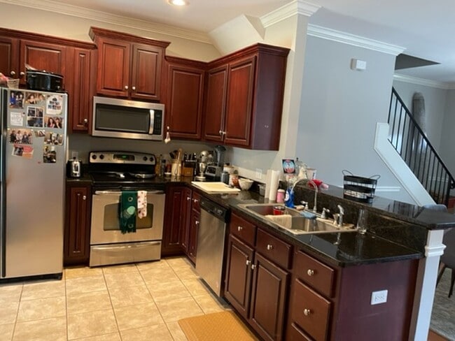 Building Photo - Great 3 BR 3.5 BA in Aspen Ridge.