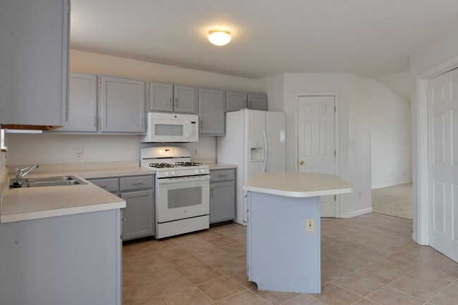 Building Photo - 4162 Whitehall Dr