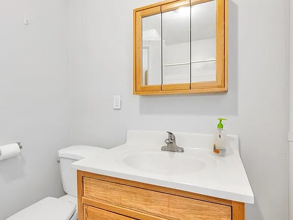 Building Photo - 6 Priesing St