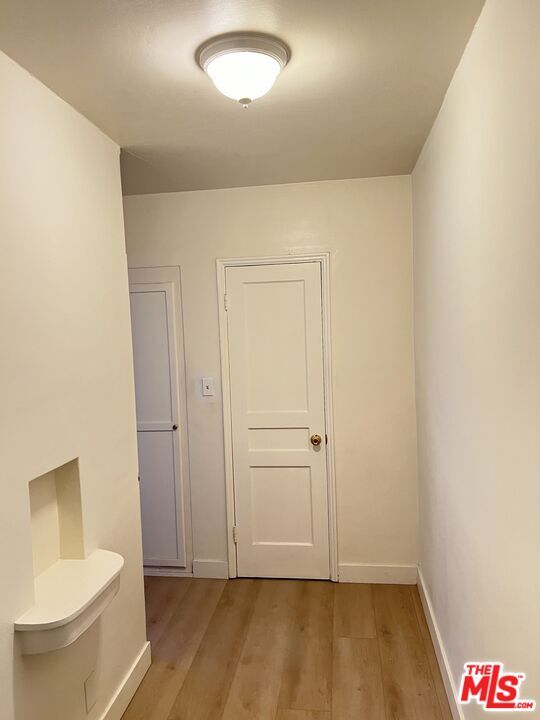 Building Photo - 325 N Palm Dr