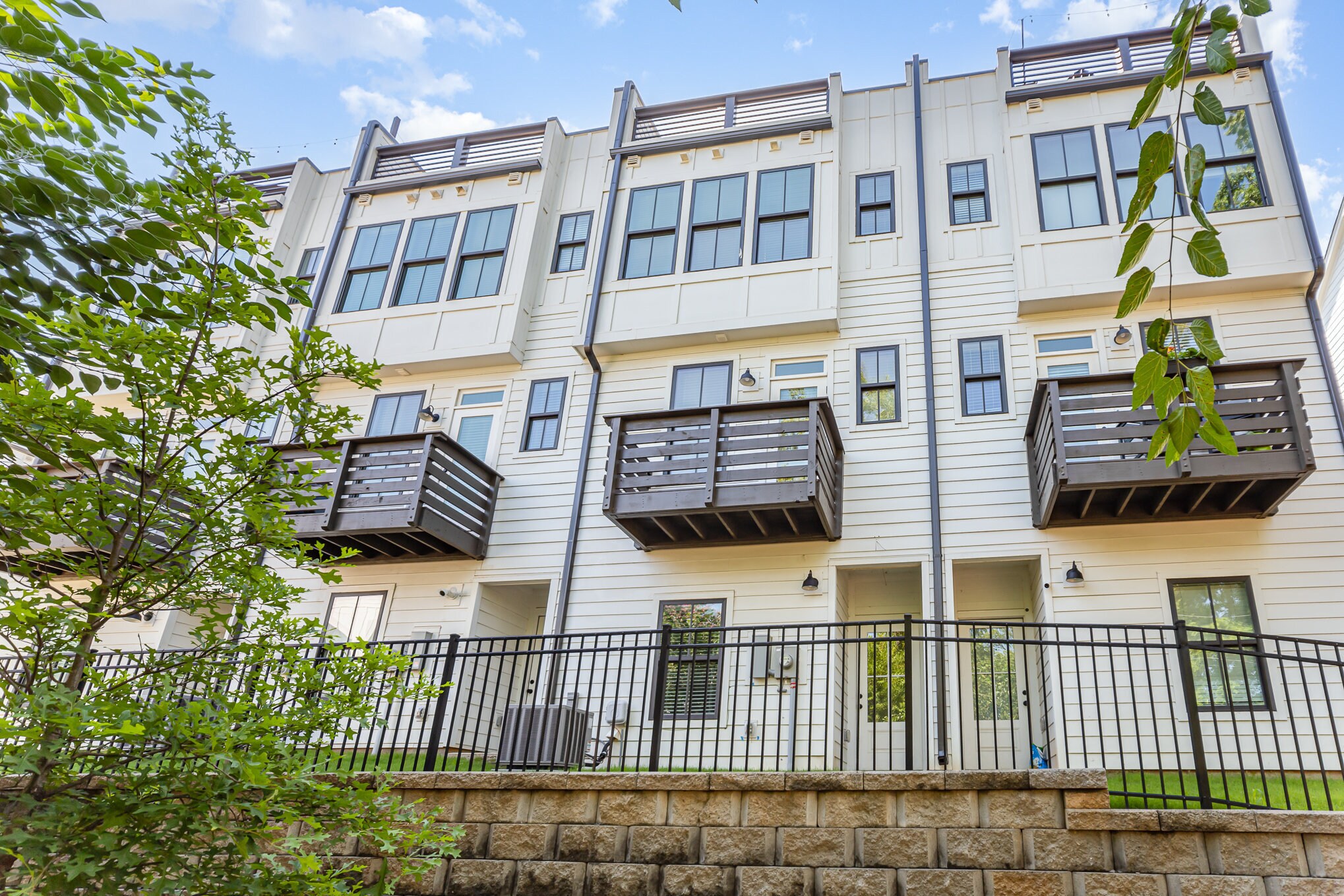 Building Photo - 608 Old Dominion Dr