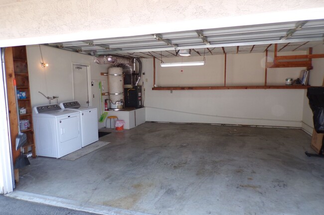 Building Photo - 2 BR 2 BA Condo in Loma Linda. Walk to the...