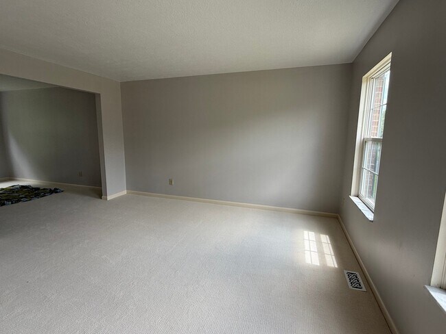 Building Photo - 5990 Rings Rd