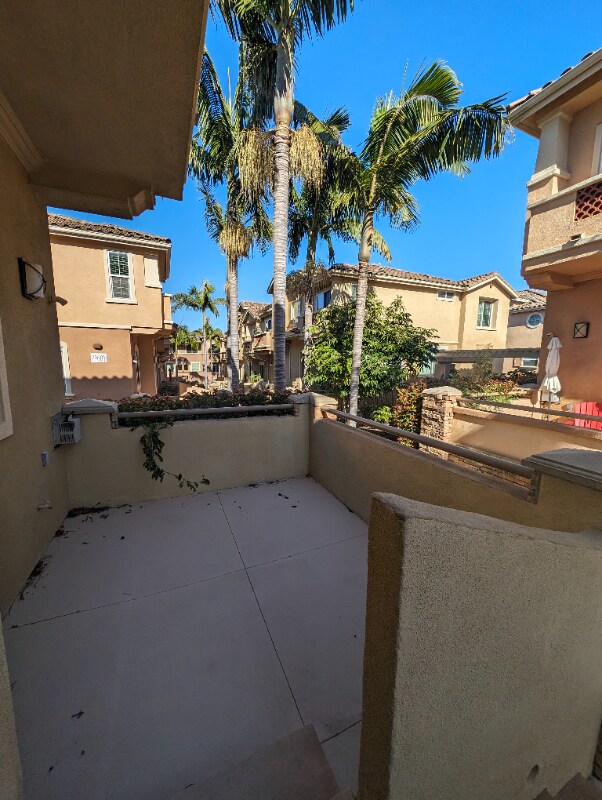 Building Photo - 2752 Carlsbad Blvd