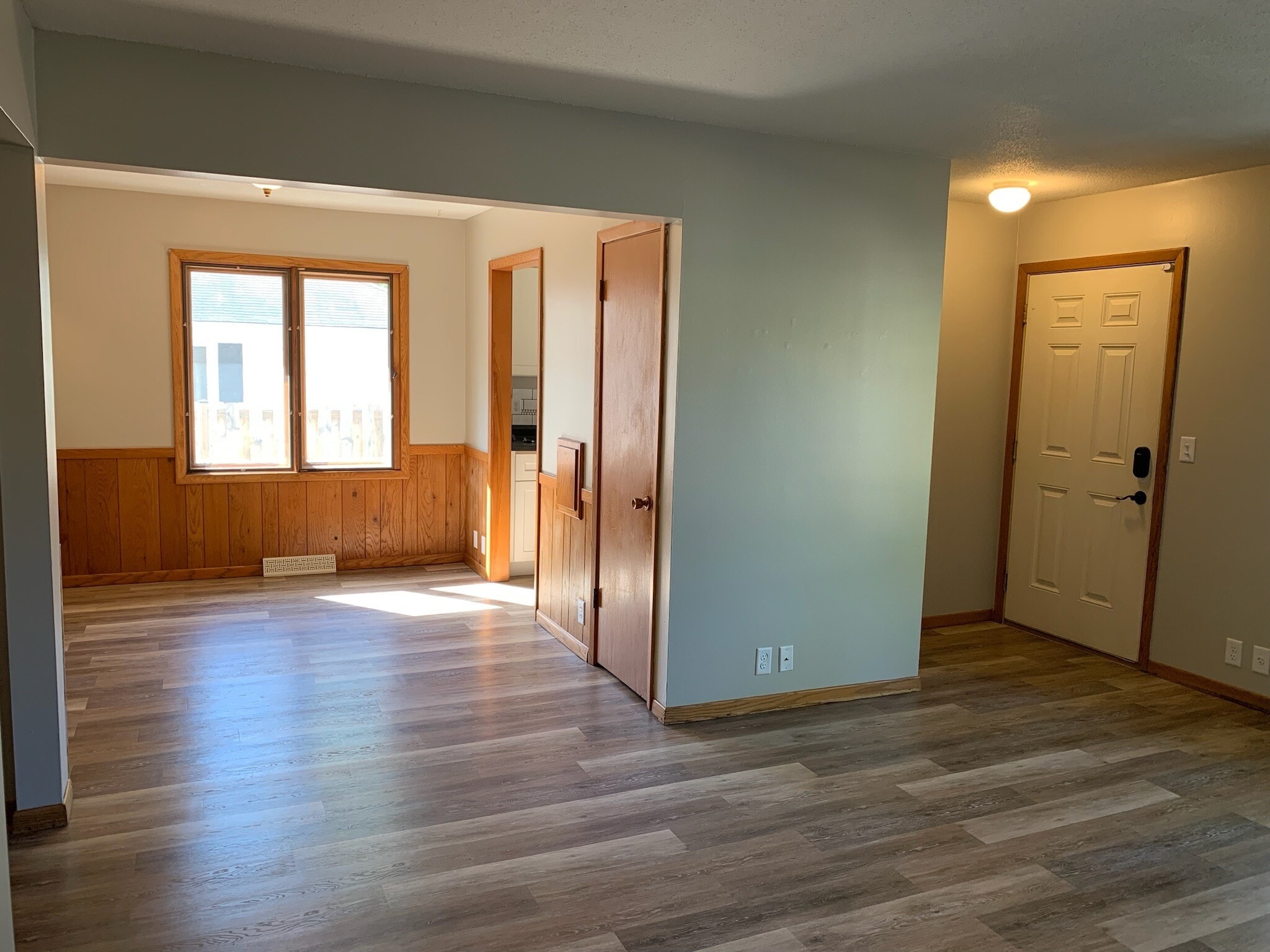 Main Floor - 3509 Aquila Ave S