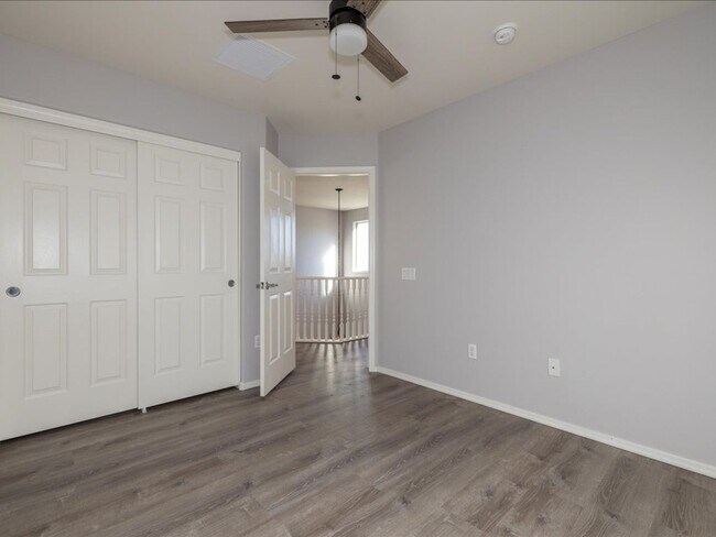 Building Photo - 4 Bedroom 3 Bathroom