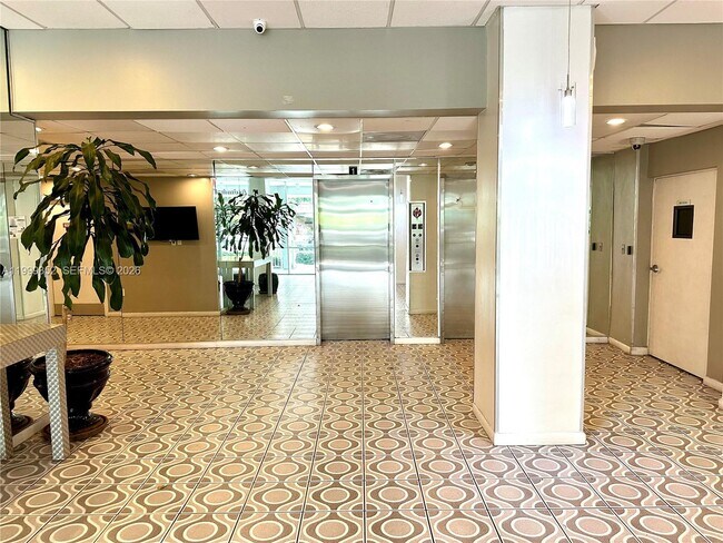 Building Photo - 1020 Meridian Ave