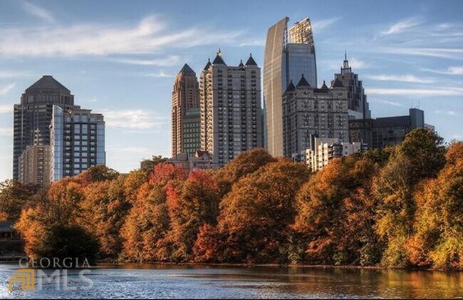 Building Photo - 1101 Juniper St NE