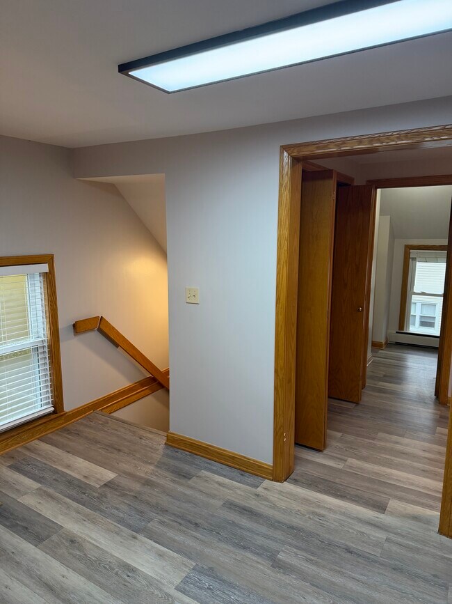 Building Photo - 3062 Laird Ave