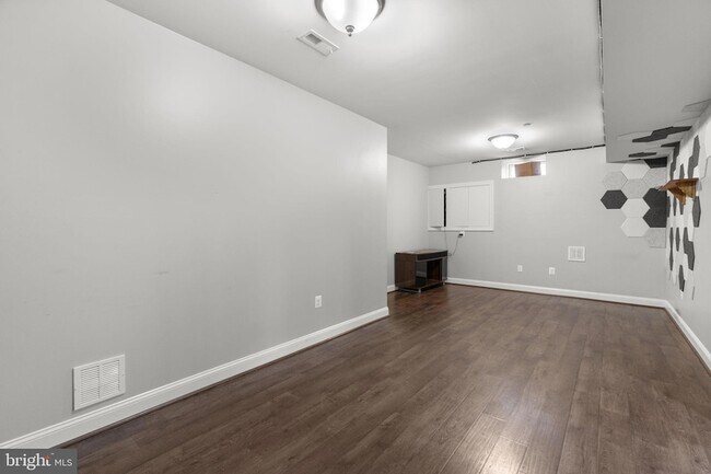 Building Photo - 945 Kayley Dr