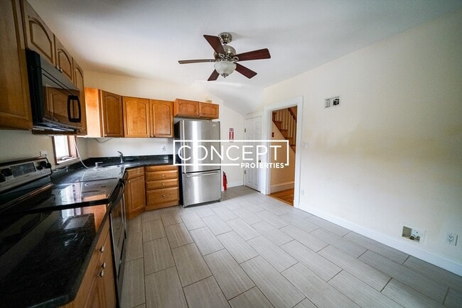 Building Photo - 22 Winslow Rd