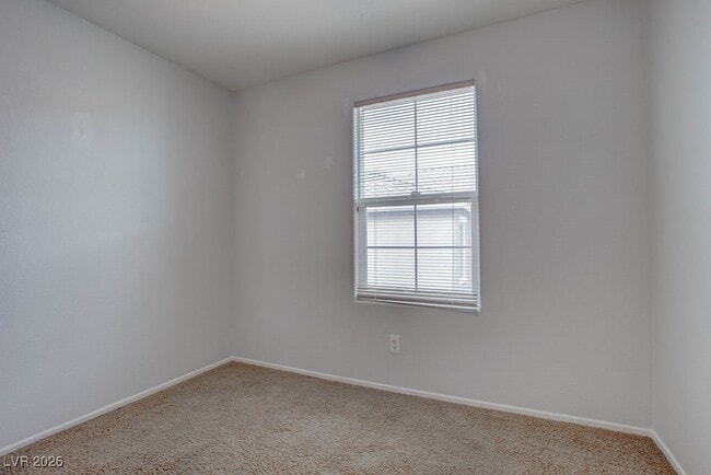 Building Photo - 27 Hudson Canyon St