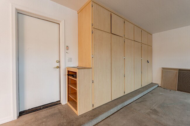 Building Photo - 4 Bedroom, 2.5 Baths with Private Pool!