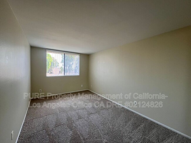 Building Photo - 28006 S Western Ave