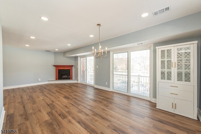 Building Photo - 56 Woods Edge Dr