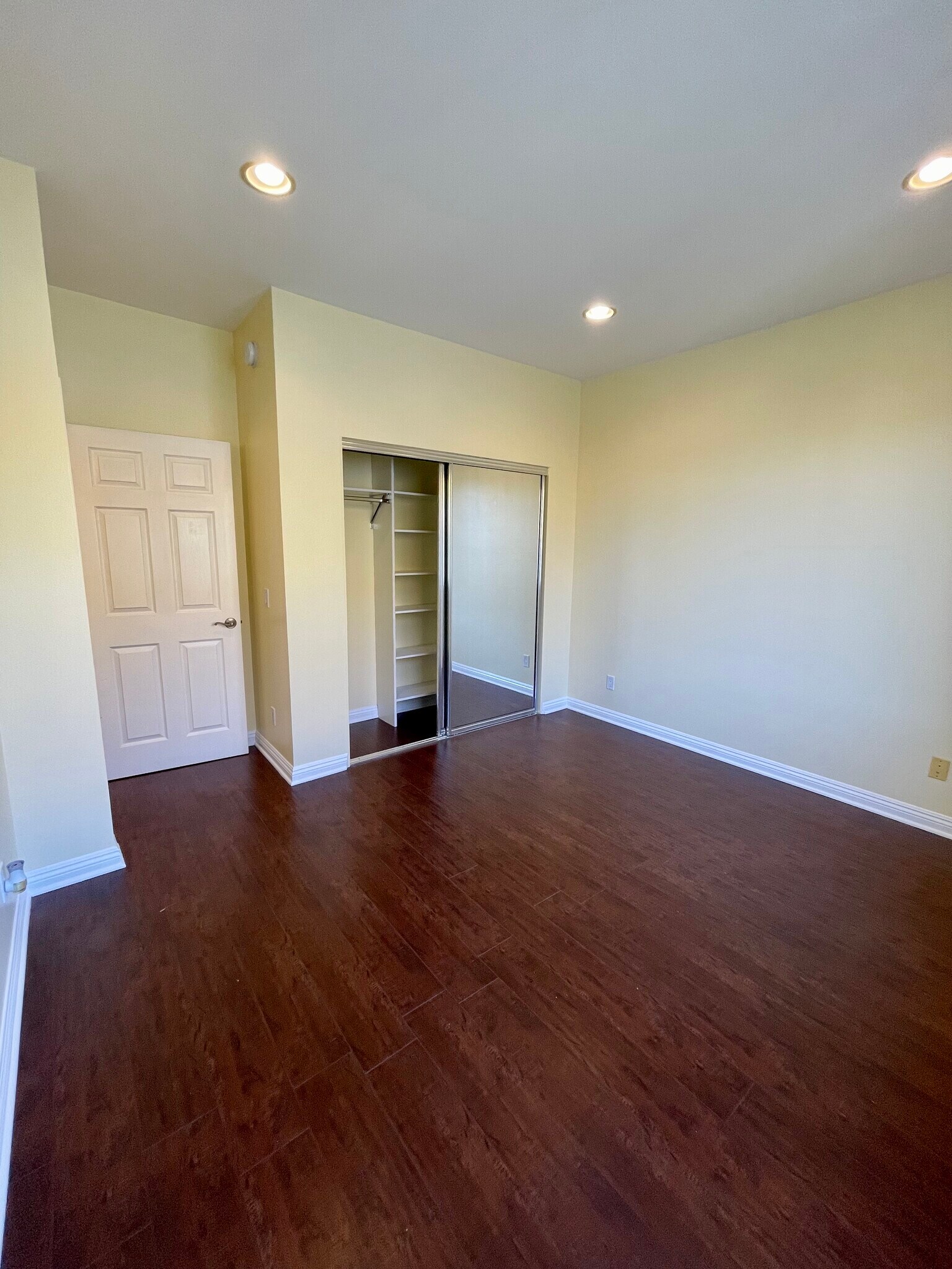 Guest bedroom - 812 N Hudson Ave
