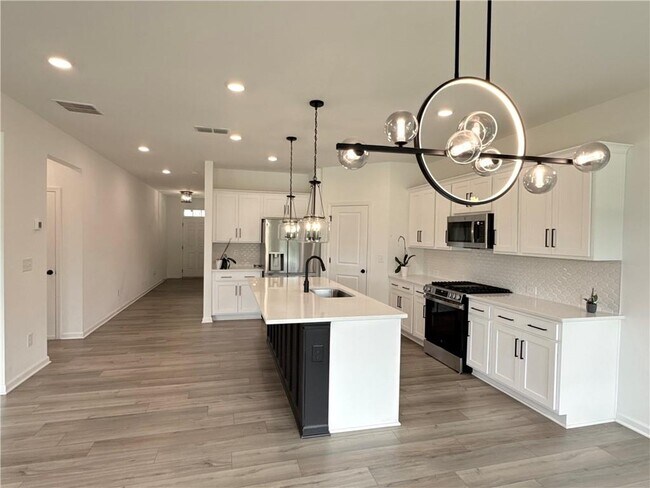 Building Photo - 207 Foxhill Dr