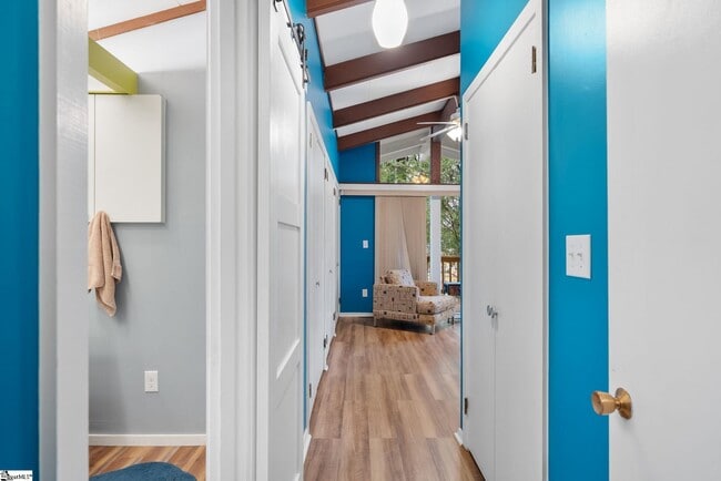 Building Photo - 103 Robinall Dr