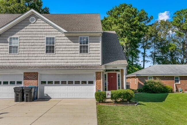 Building Photo - Oceana Area