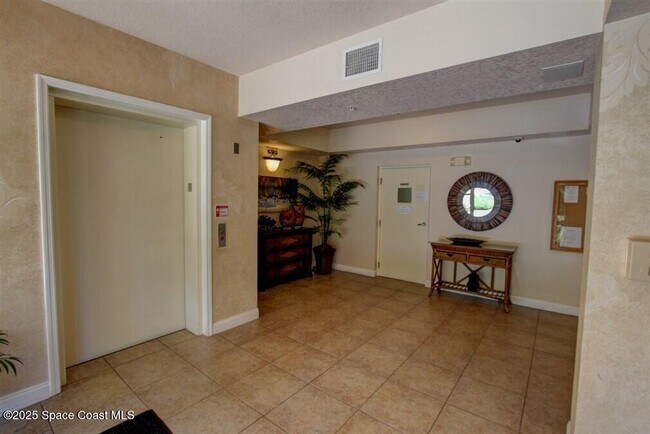 Building Photo - 8921 Lake Dr