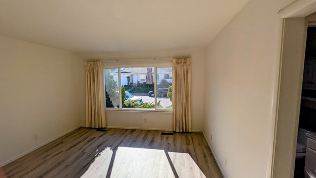 Building Photo - 1726 Sequoia Ave