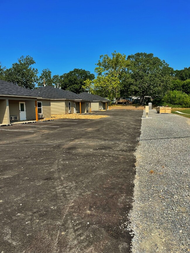 Building Photo - 2604 Hurricane Lake Rd