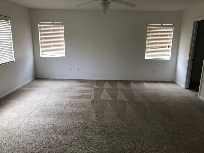 Building Photo - Charming 4 BED/3BATH, Home nestled in this beautiful guard-gated Rhodes Ranch Community!