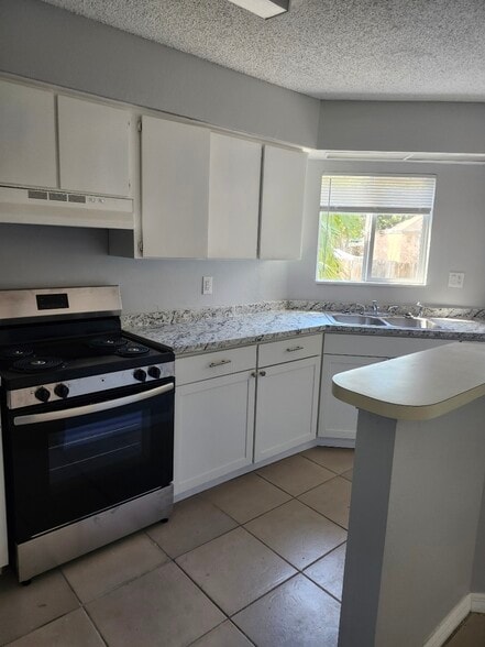 Building Photo - 3624 Meriden Ave