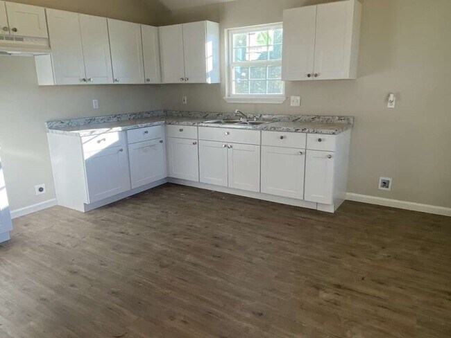 Building Photo - 1048 Cypress Lakes Cir