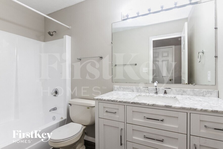 Building Photo - 8930 Ridgepointe Ct