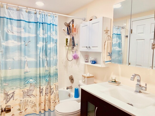 Building Photo - 145 S Ocean Ave