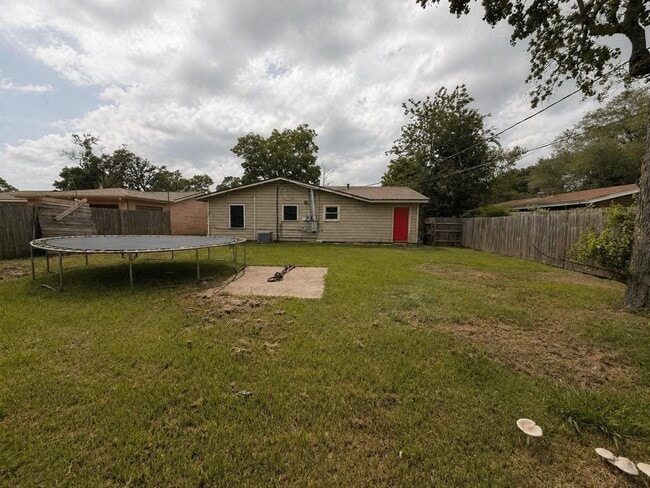 Building Photo - 3590 Kipling Dr