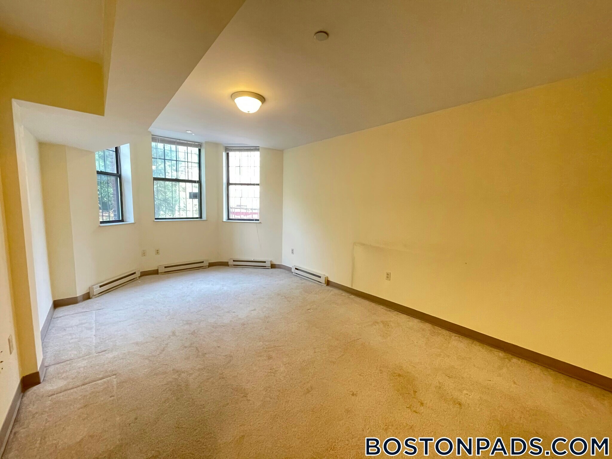 Building Photo - 109 Queensberry St