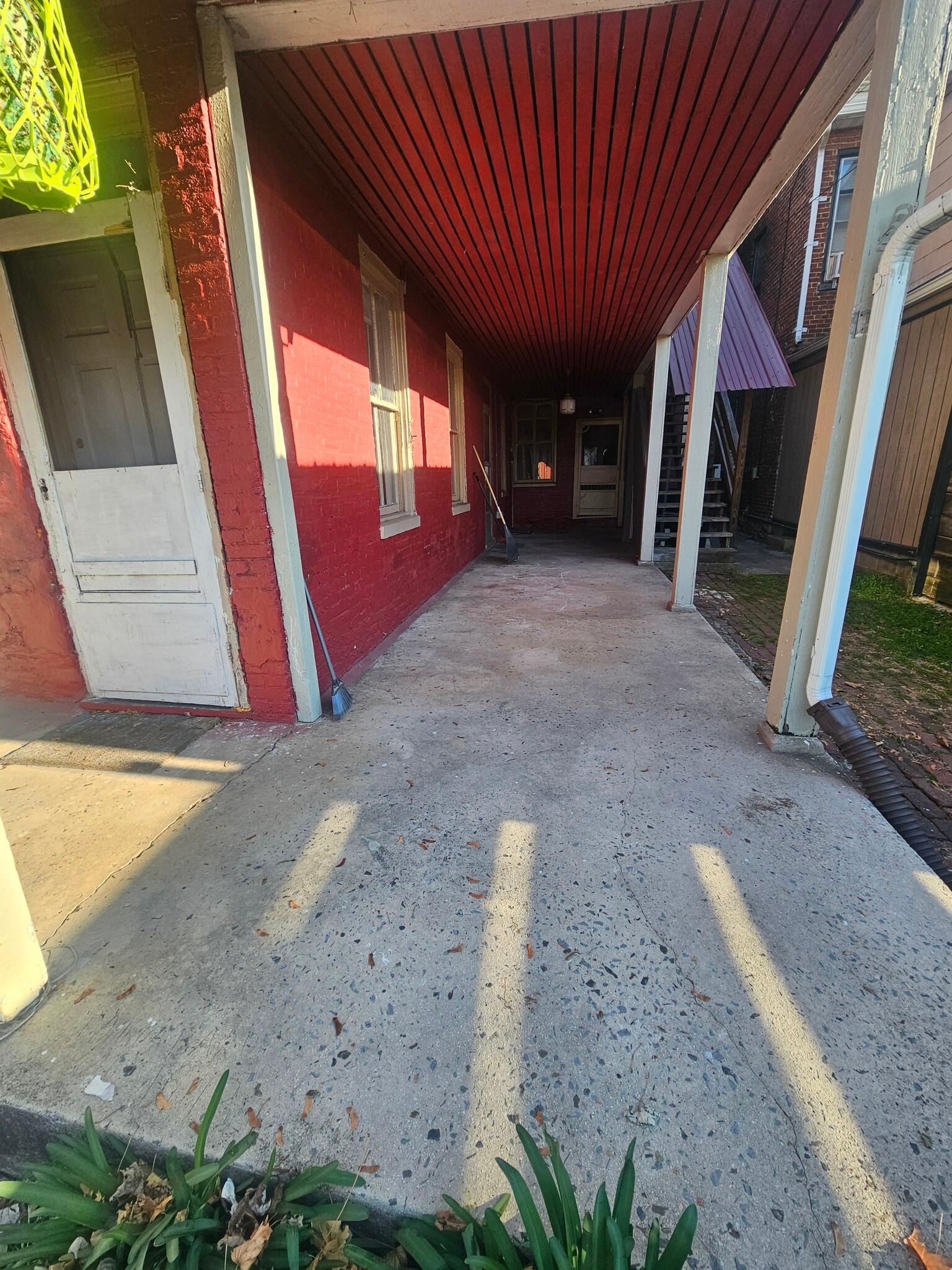 Porch - 226 Lincoln Way W