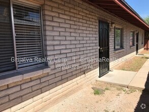 Building Photo - 110elm