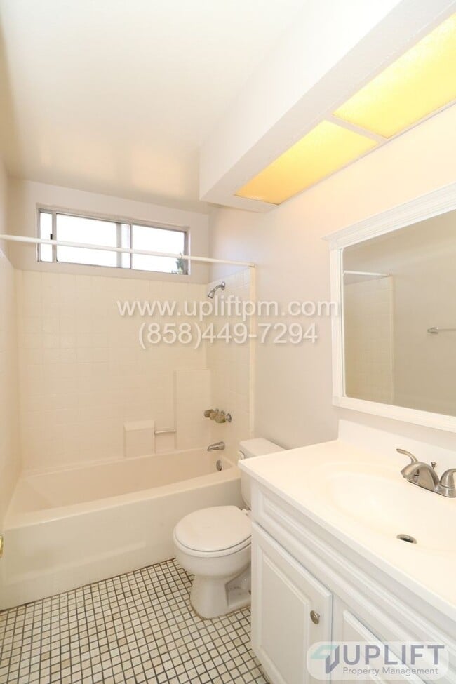 Building Photo - 3 Bed, 2 Bath Home w/ Central HVAC, 2 Car ...