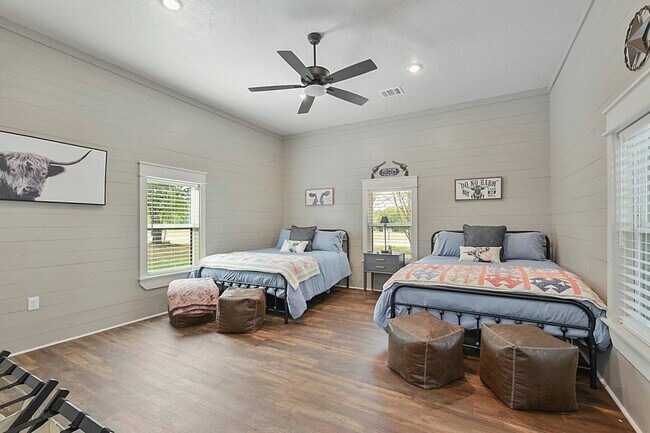 Building Photo - 5472 Andert Rd