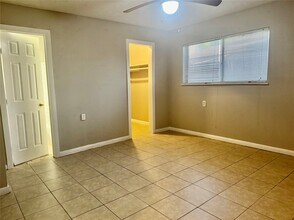 Building Photo - 9413 Hollock St